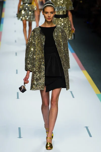 Look 48